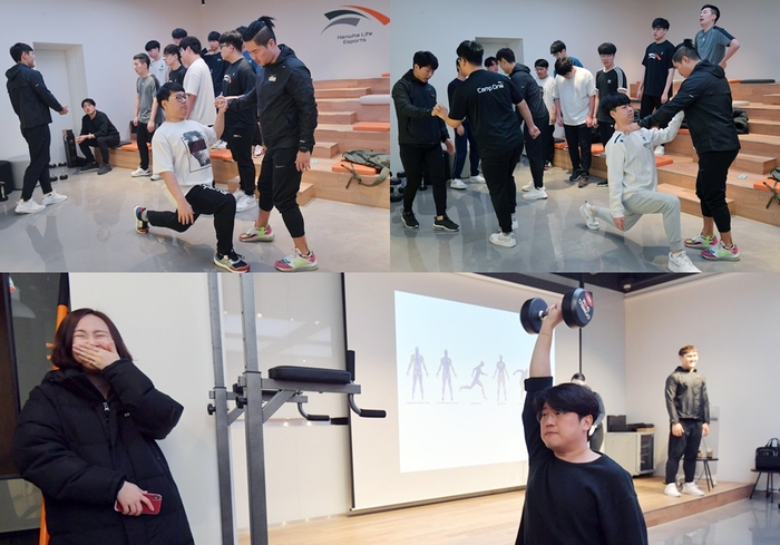 트레이너에게 자세 교정받는 큐베와 비스타. 그 때 갑자기 등장한 ‘운동 모범생’ 손대영 감독