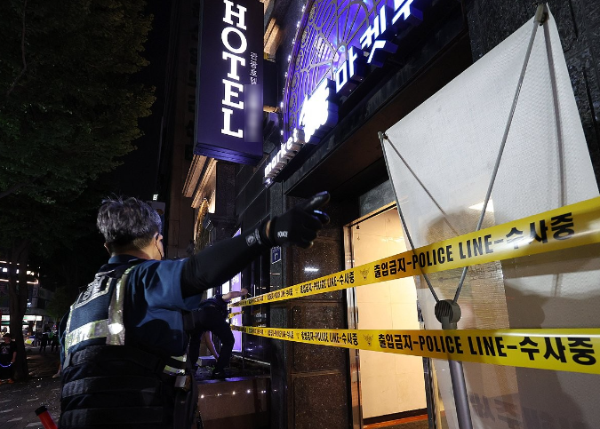 부천 호텔 화재 7명 사망·12명 부상…행안장관 “에어매트 왜 뒤집혔나”