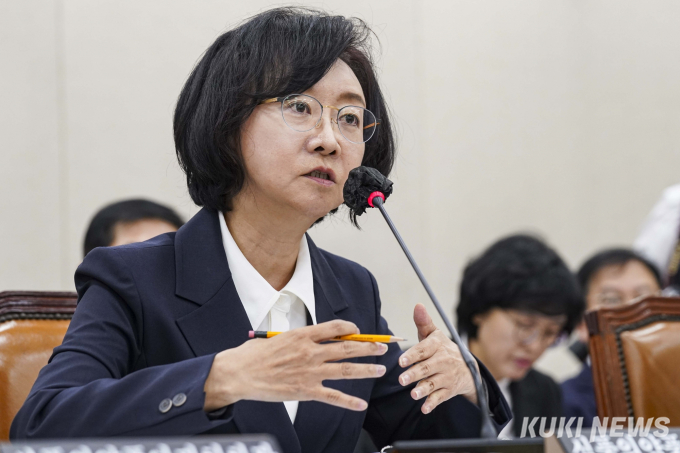 오유경 식약처장 “안전·배려·성장·혁신 정책 이어갈 것” [2025 신년사]