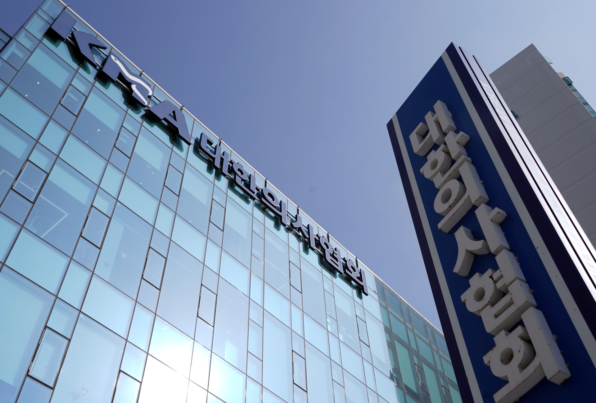 尹 탄핵에 의료개혁 좌초 위기…“정책 수정 불가피” [尹 파면]