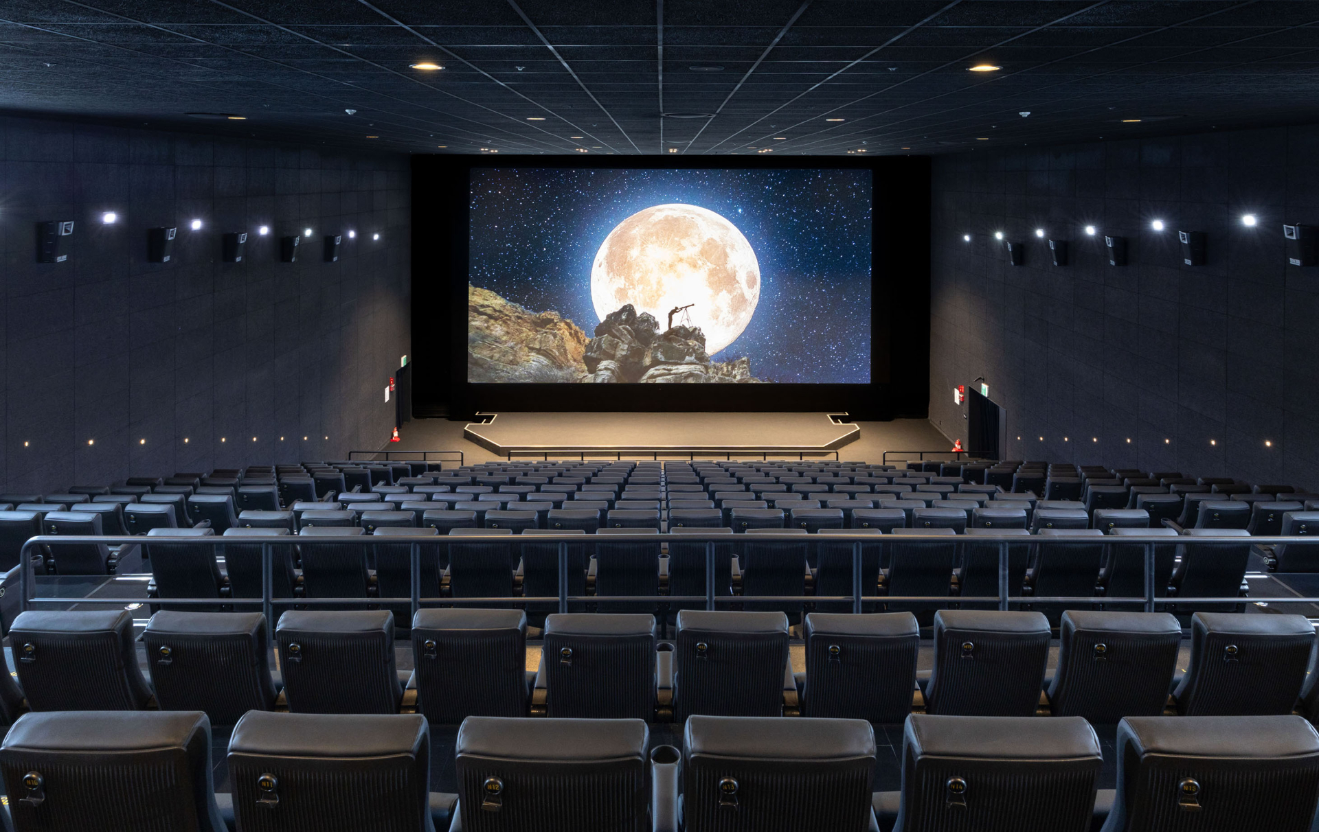 메가박스, ‘MEGA I LED’ 특별관 오픈…LED 스크린 도입