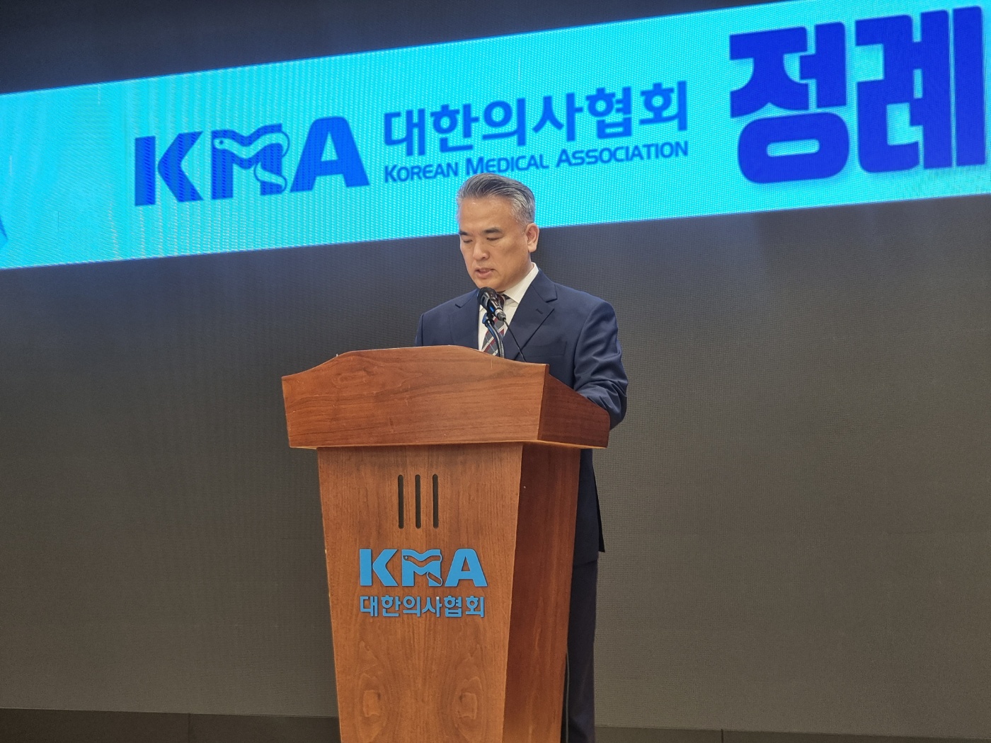 의협 “절차적 정당성 없는 의대생 유급 철회…전공의 복귀 개인 의지”