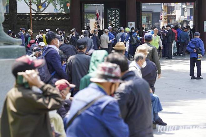 국민 10명 중 4명 “늙고 병들면 요양보호사가 돌봐줄 것”