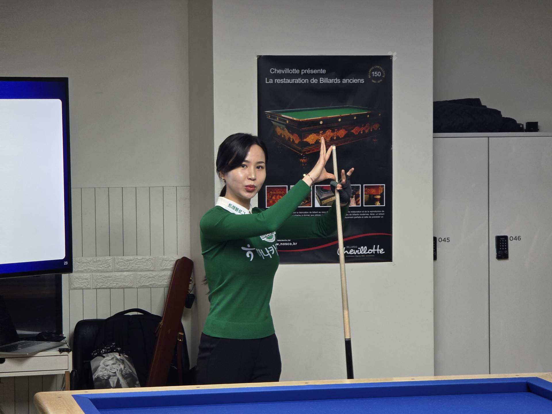 김진아 원포인트 레슨…한양대 학생들 프로당구 현장 실습