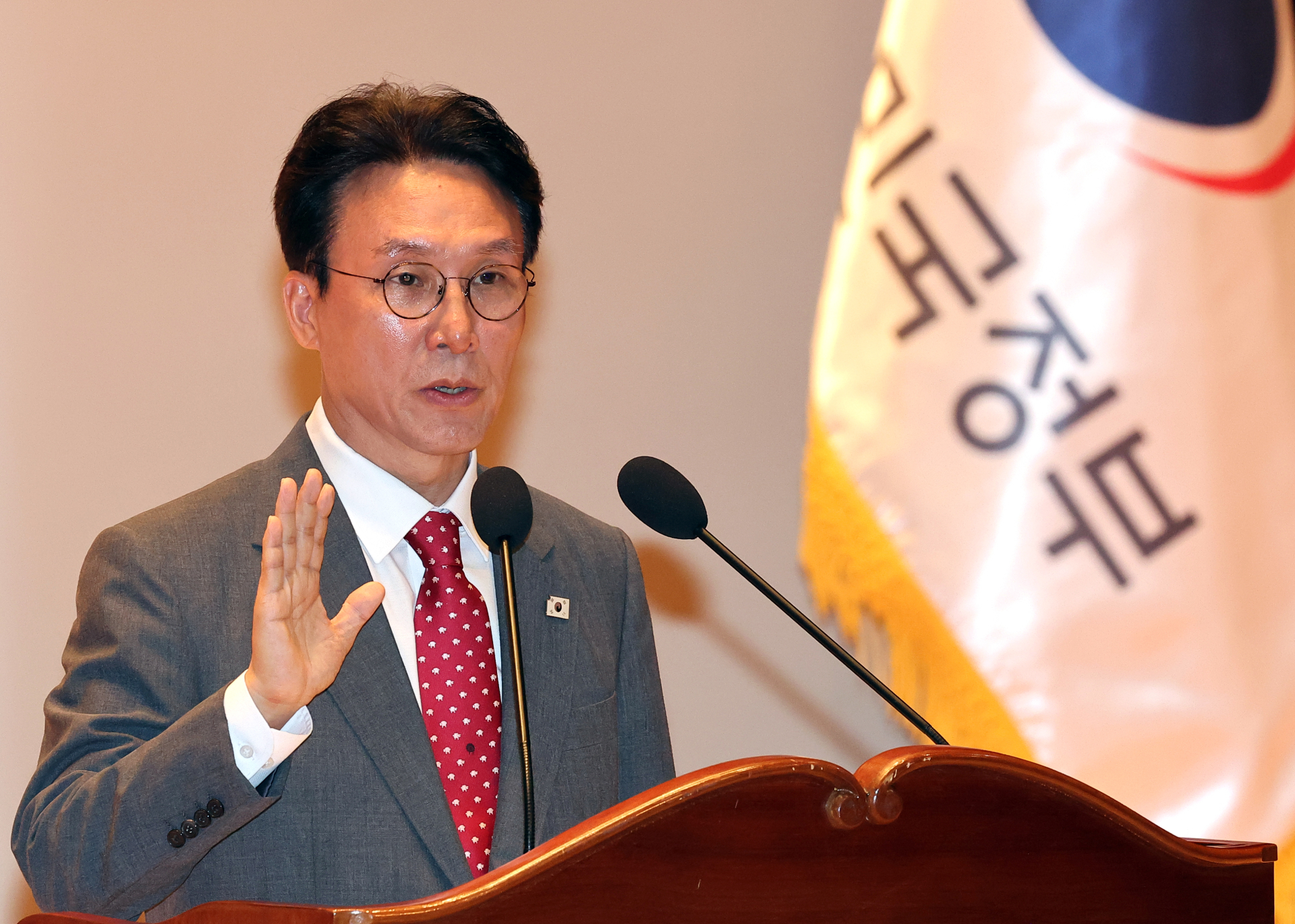 金총리, 의료계 만나 현안 논의…의정대화 급물살