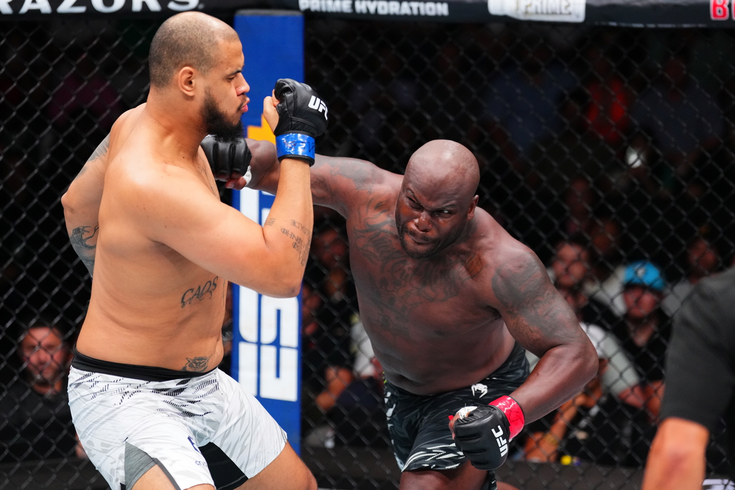 ‘검은 짐승’ 데릭 루이스, 신성 테세이라에 1R 35초 TKO승…UFC 신기록 경신