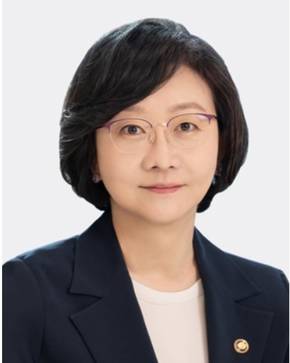 오유경 식약처장 “비동물실험 기반 연구, 현장 활용되도록 노력”  [2025 미래의학포럼]