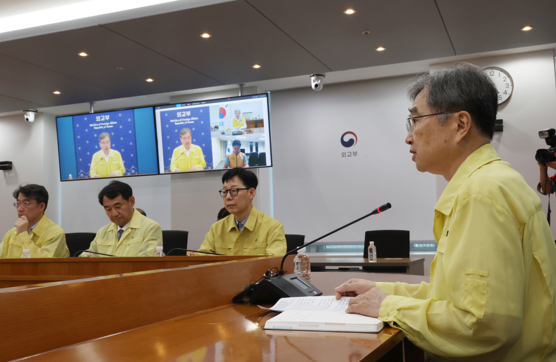 300명 넘는 한국인 조지아에 갇혀…“총력 대응”